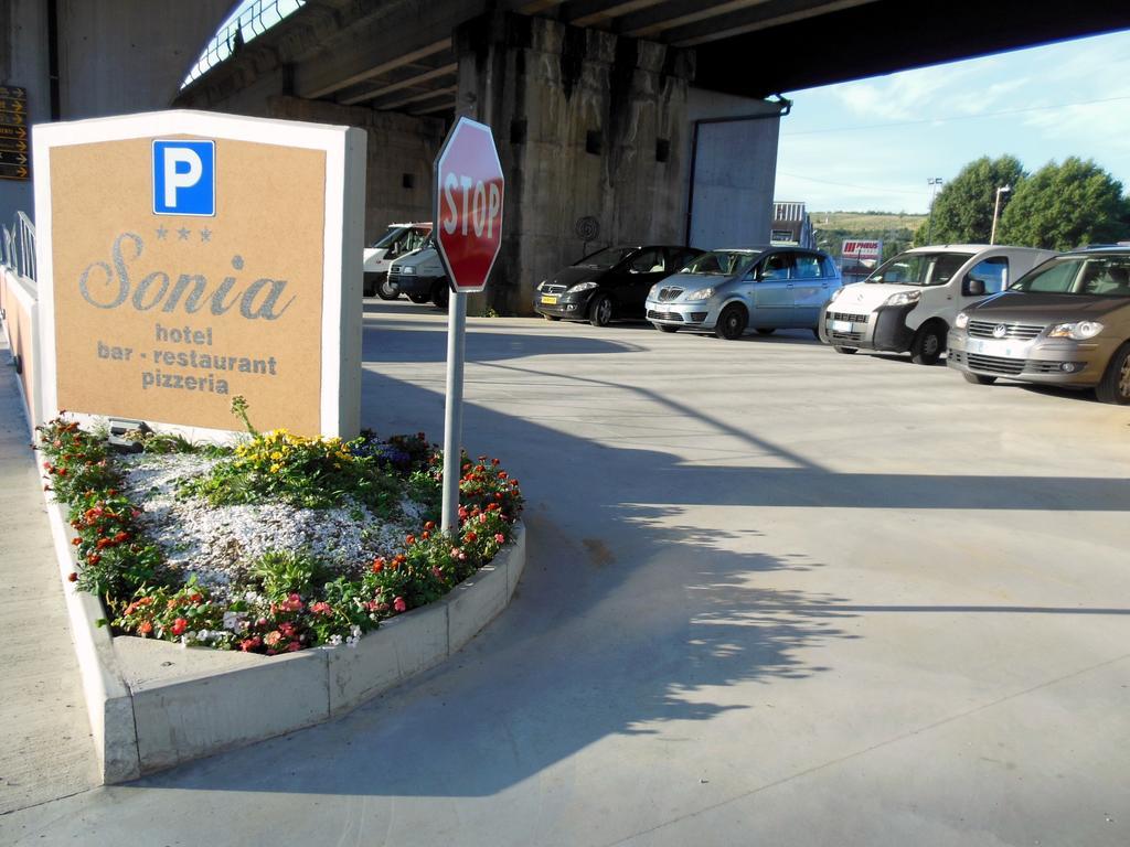 Hotel Sonia Aquilinia 外观 照片